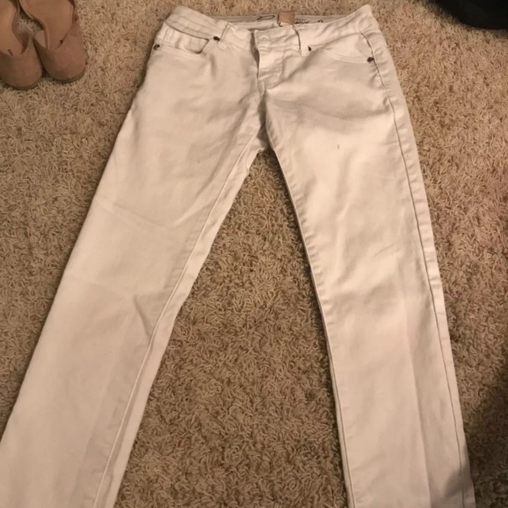 white skinny jeans